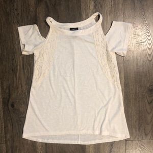 💋Off the shoulder cream shirt